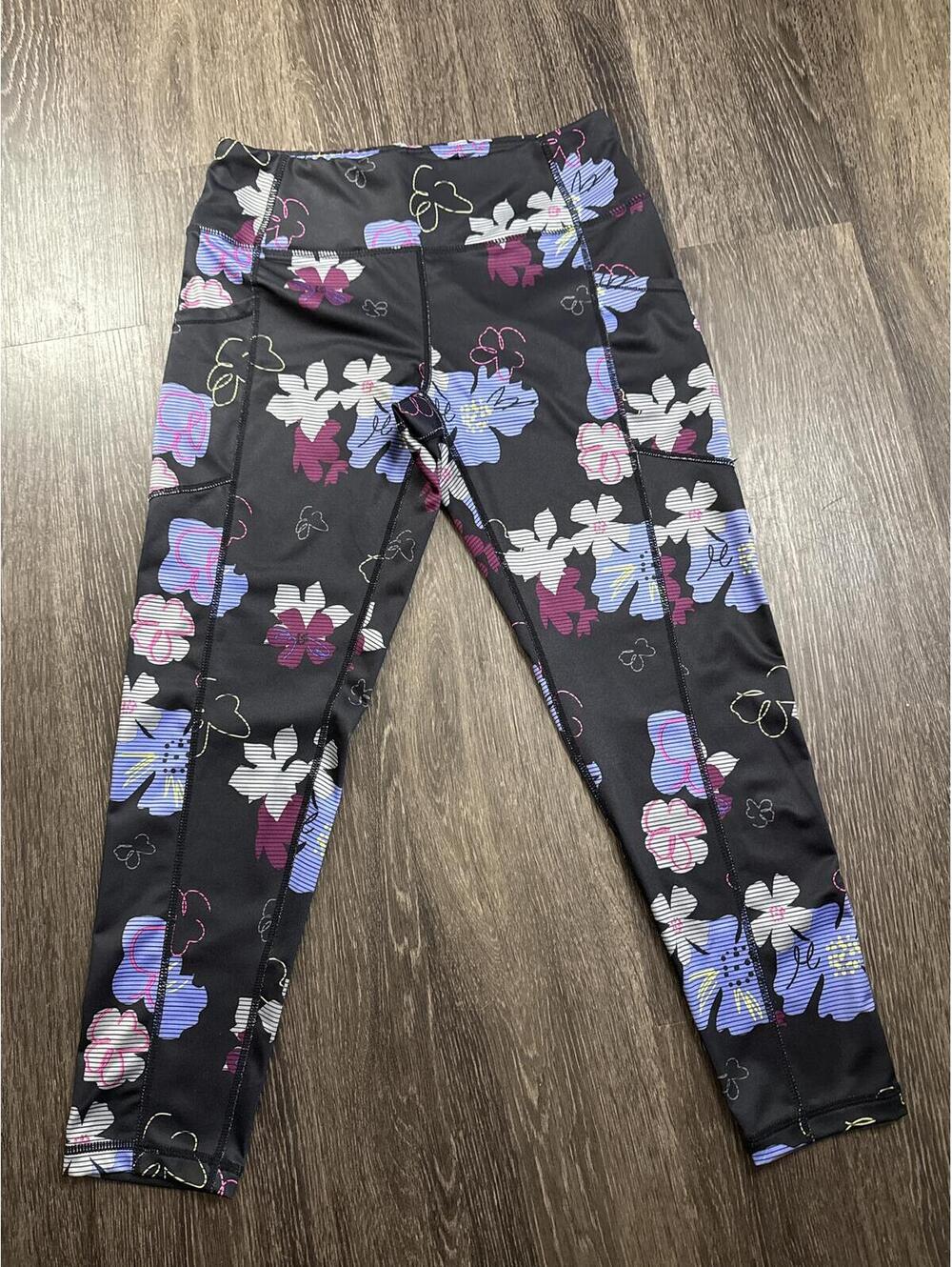 Pro Player Women’s Medium Black Floral Print Leggings